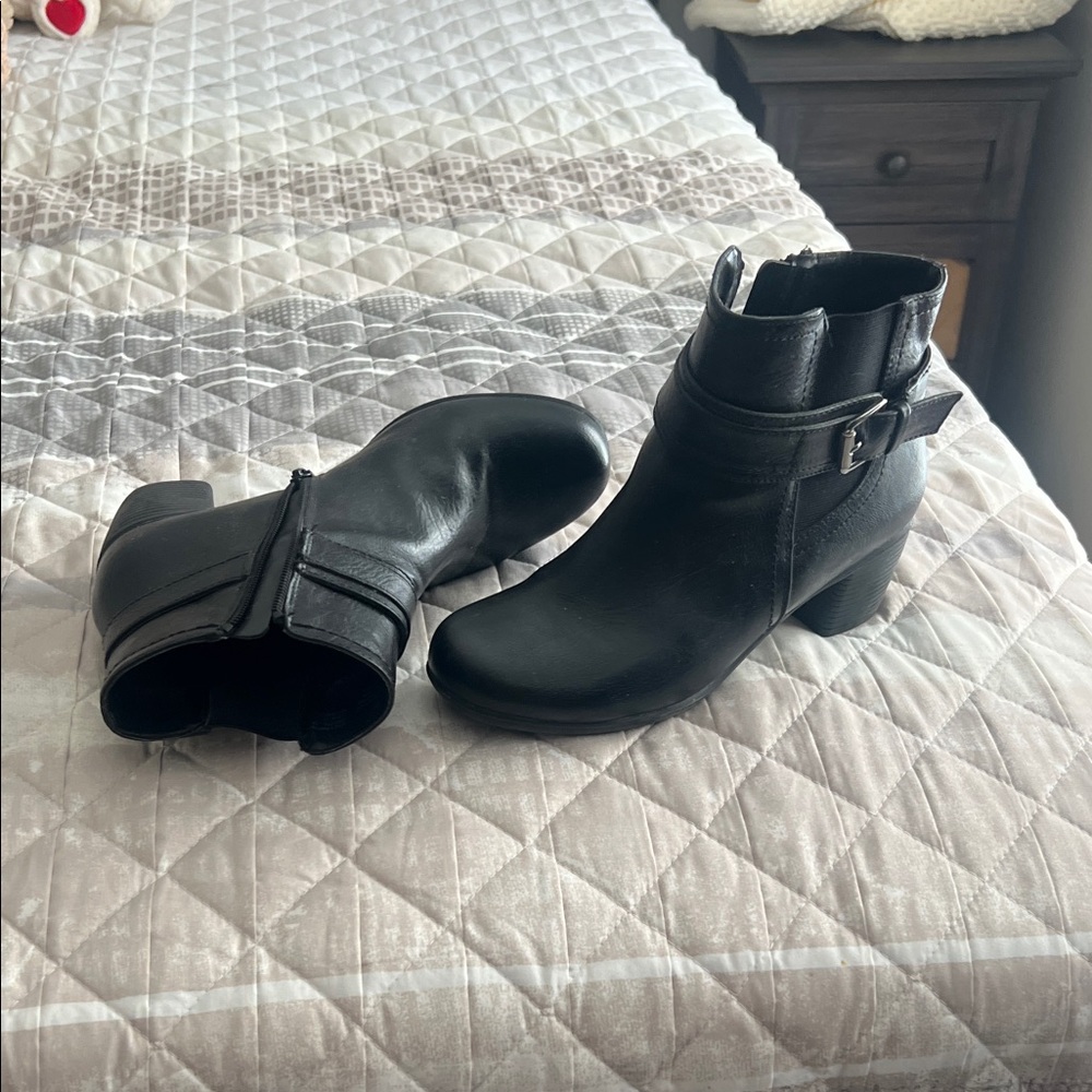 Croft & Barrow Black Leather Ankle Booties